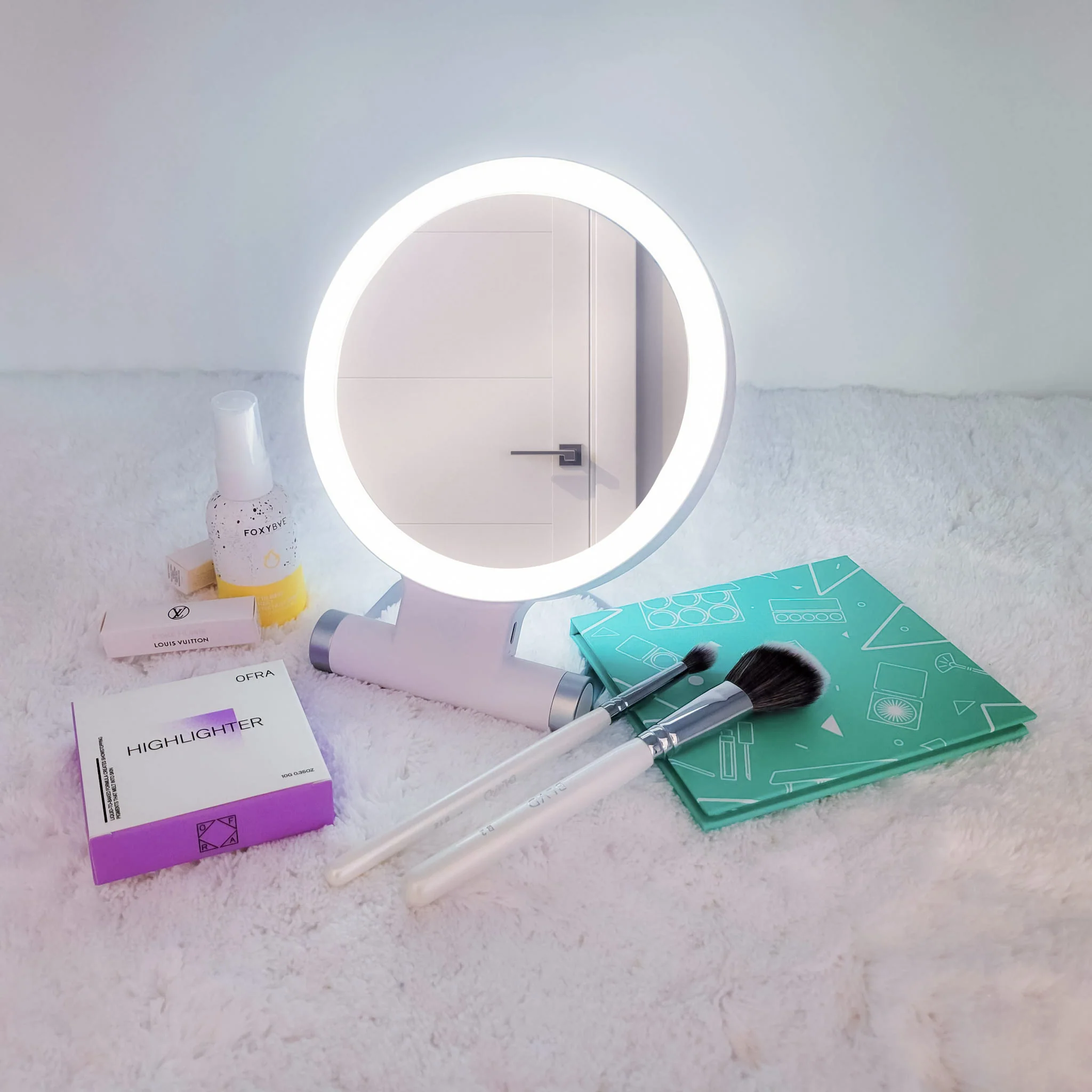 Focus Tri-Tone Dual Sided LED Makeup Mirror - Image 6