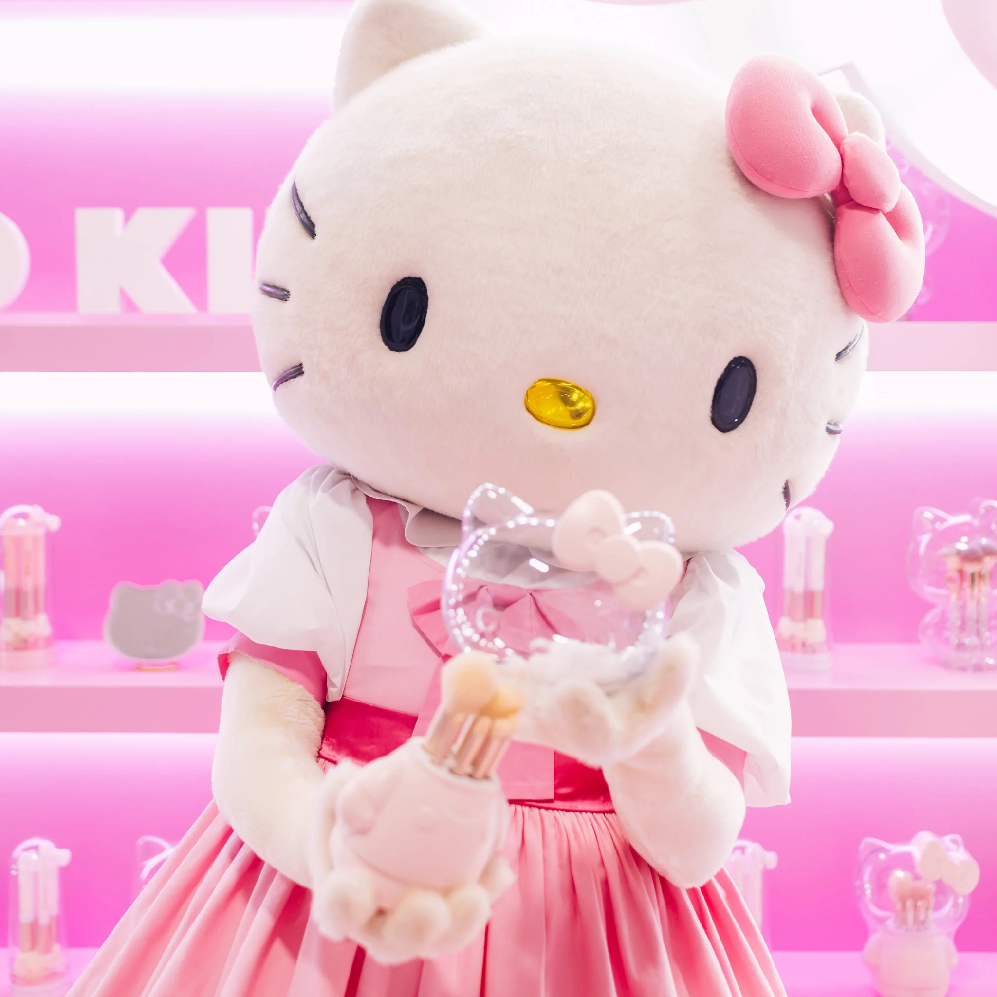 Hello Kitty® 6-PC Brush Gift Set - Image 7